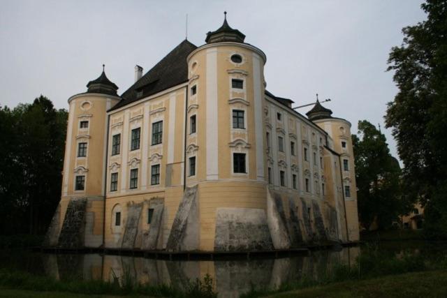 Gastehaus Schloss Bernau Affittacamere Fischlham Esterno foto