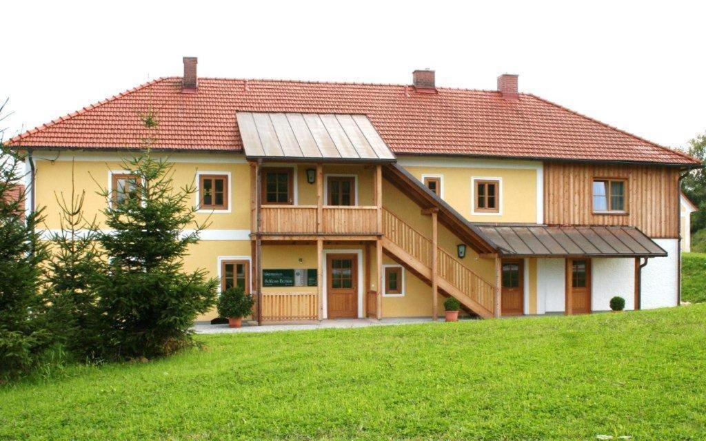 Gastehaus Schloss Bernau Affittacamere Fischlham Esterno foto