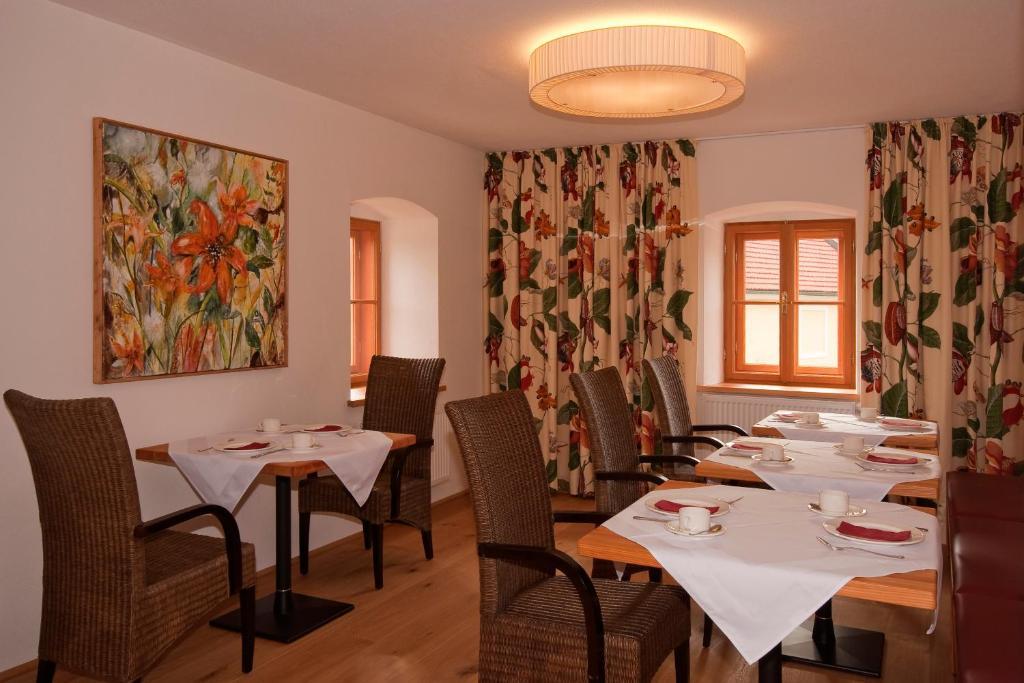 Gastehaus Schloss Bernau Affittacamere Fischlham Esterno foto